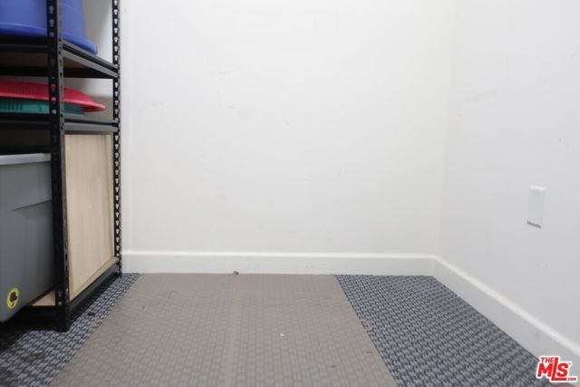 105 S Mariposa Avenue 202, Los Angeles, CA 90004