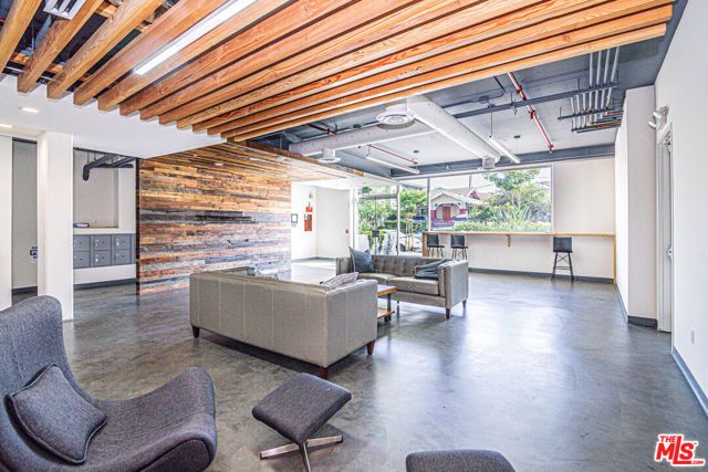 105 S Mariposa Avenue 202, Los Angeles, CA 90004