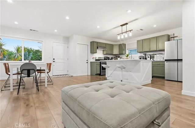 7853 Jayseel, Sunland, CA 91040