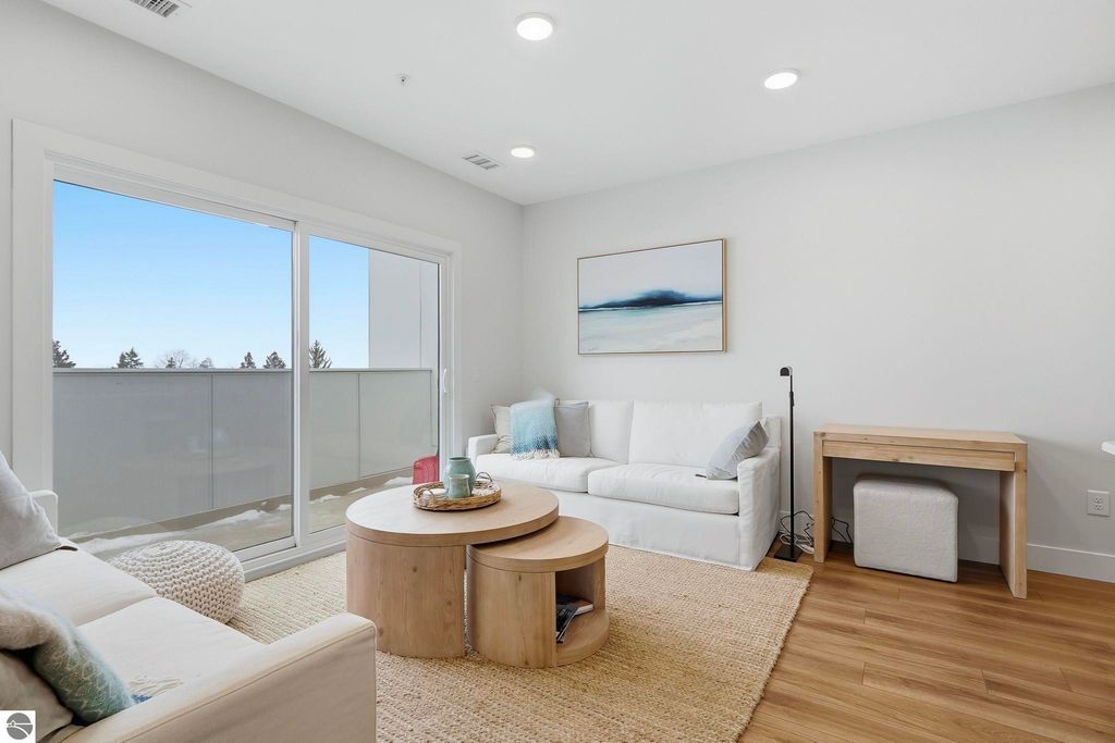 Image 10 of property listing at 714 Randolph Street # 413, Traverse City, MI 49684