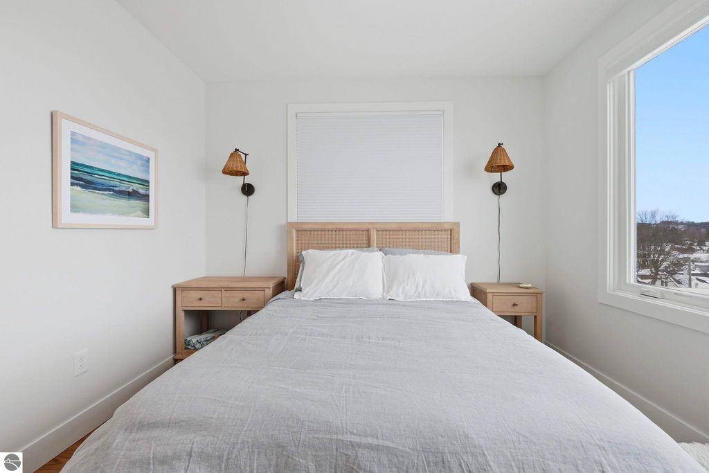 Image 16 of property listing at 714 Randolph Street # 413, Traverse City, MI 49684