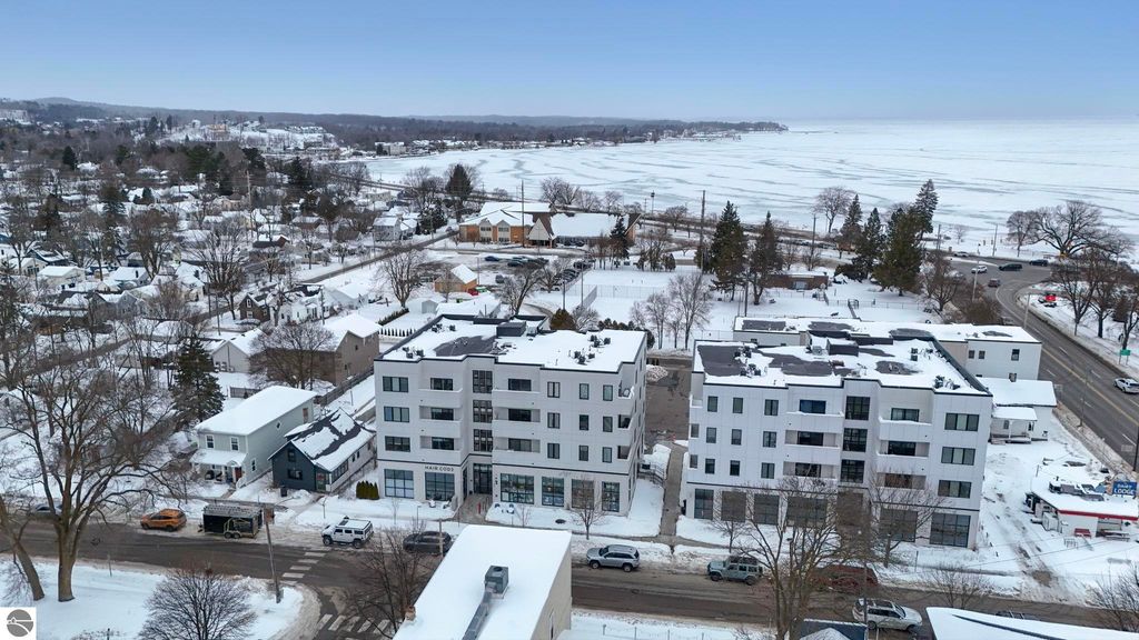 Image 29 of property listing at 714 Randolph Street # 413, Traverse City, MI 49684