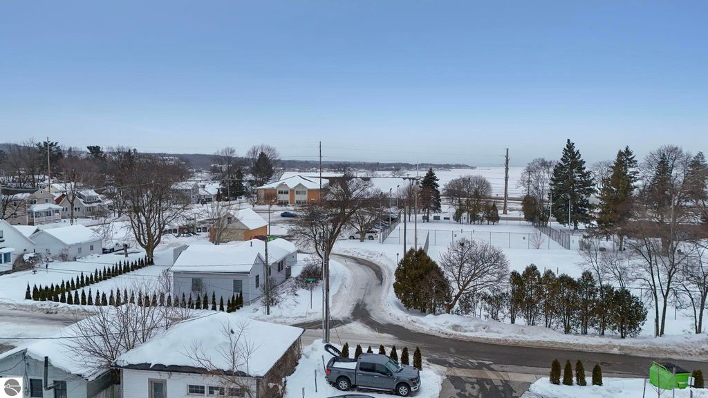 Image 37 of property listing at 714 Randolph Street # 413, Traverse City, MI 49684