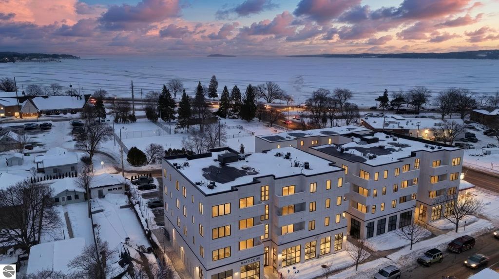 Image 38 of property listing at 714 Randolph Street # 413, Traverse City, MI 49684