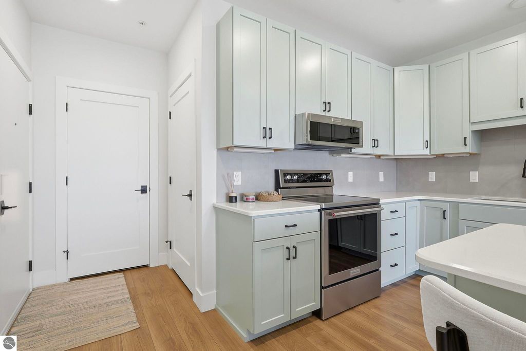 Image 5 of property listing at 714 Randolph Street # 413, Traverse City, MI 49684