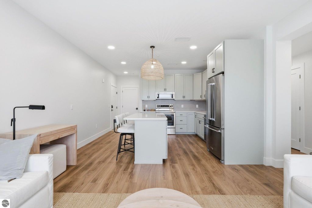 Image 9 of property listing at 714 Randolph Street # 413, Traverse City, MI 49684