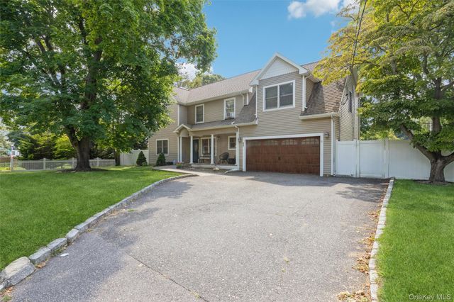 136 Mills Pond Road, Saint James, NY 11780