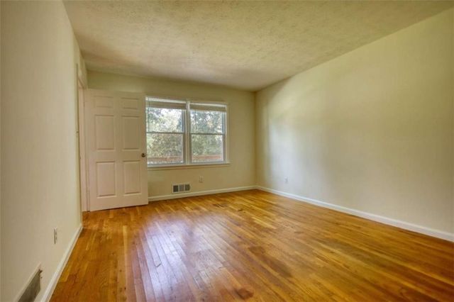 1341 Kenyon Road, Morrow, GA 30260