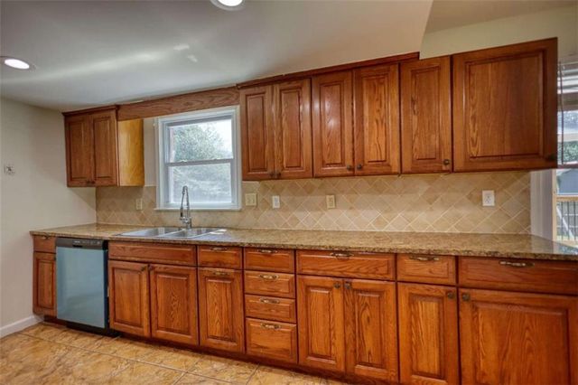 1341 Kenyon Road, Morrow, GA 30260