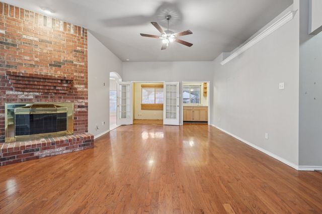 600 N Chattey Road, Desoto, TX 75115