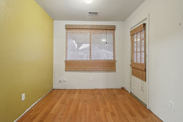 600 N Chattey Road, Desoto, TX 75115