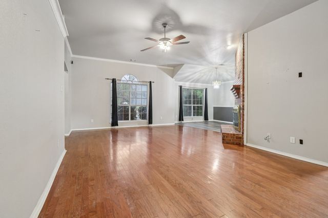 600 N Chattey Road, Desoto, TX 75115