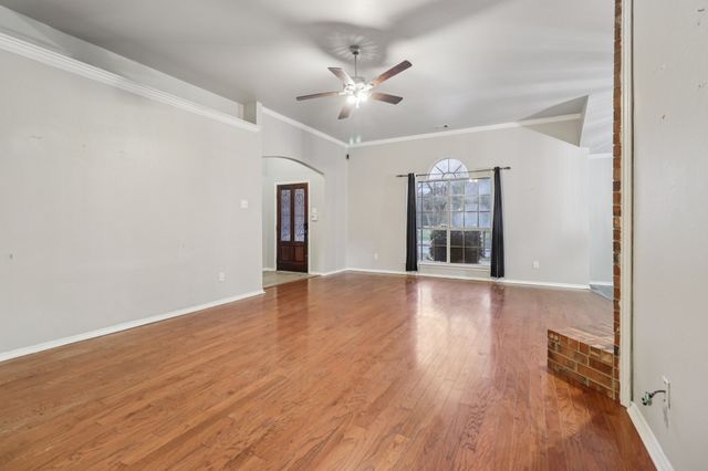 600 N Chattey Road, Desoto, TX 75115