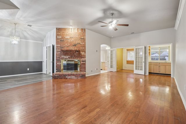 600 N Chattey Road, Desoto, TX 75115