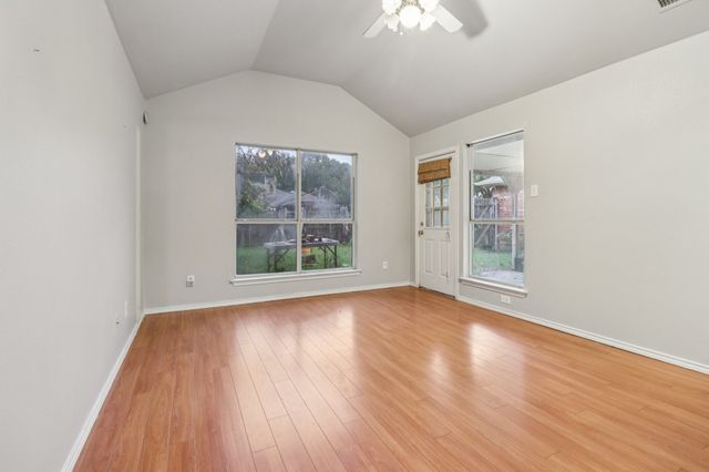 600 N Chattey Road, Desoto, TX 75115