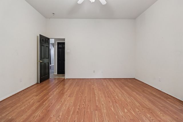 600 N Chattey Road, Desoto, TX 75115