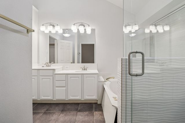 600 N Chattey Road, Desoto, TX 75115