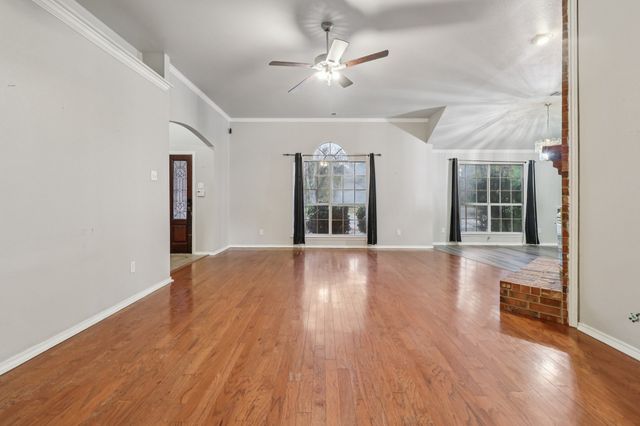 600 N Chattey Road, Desoto, TX 75115