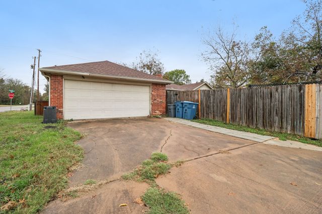600 N Chattey Road, Desoto, TX 75115