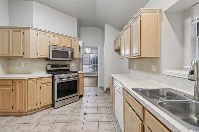 600 N Chattey Road, Desoto, TX 75115