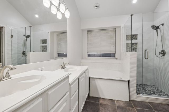 600 N Chattey Road, Desoto, TX 75115