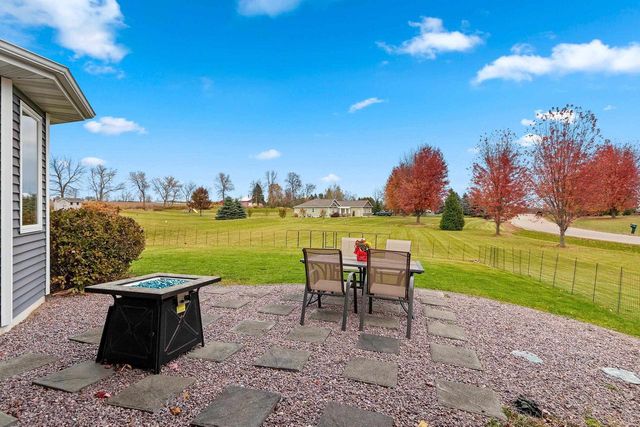 9410 MEMORY LANE, Neenah, WI 54956