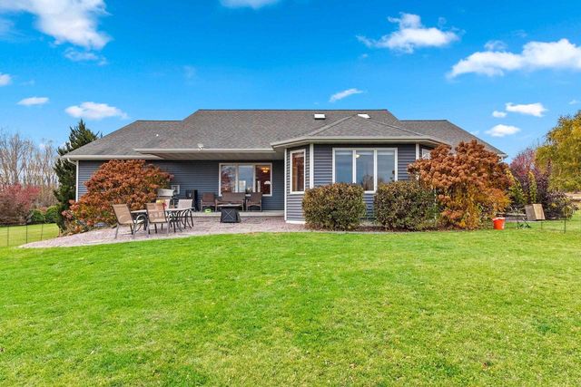 9410 MEMORY LANE, Neenah, WI 54956