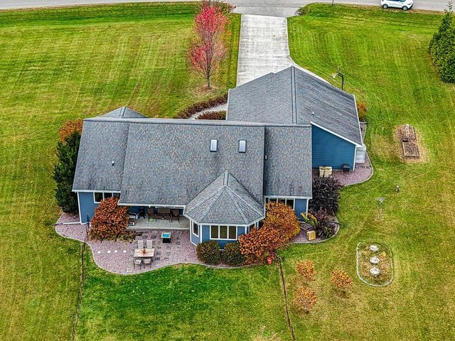 9410 MEMORY LANE, Neenah, WI 54956