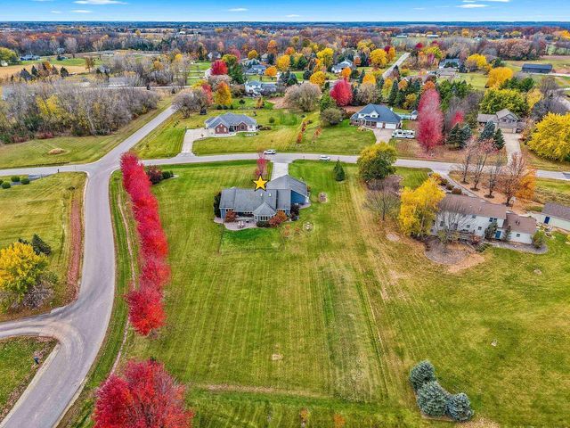 9410 MEMORY LANE, Neenah, WI 54956