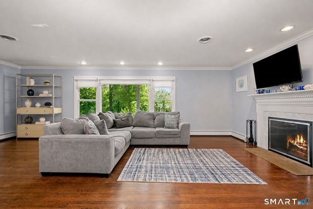 118 Davenport Ridge Lane, Stamford, CT 06903