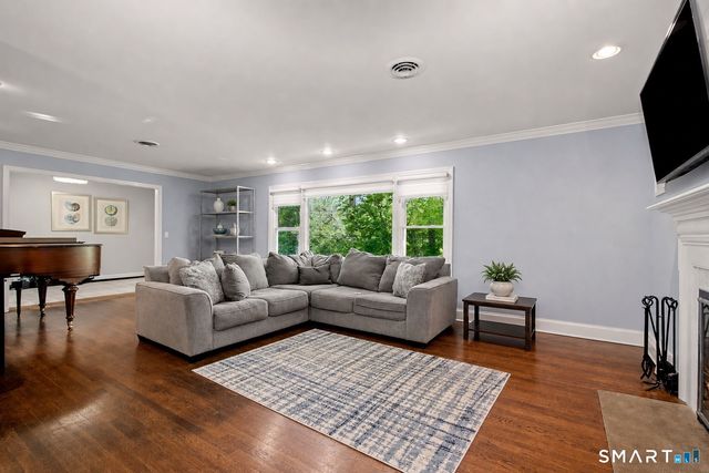 118 Davenport Ridge Lane, Stamford, CT 06903