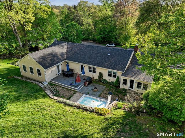 118 Davenport Ridge Lane, Stamford, CT 06903