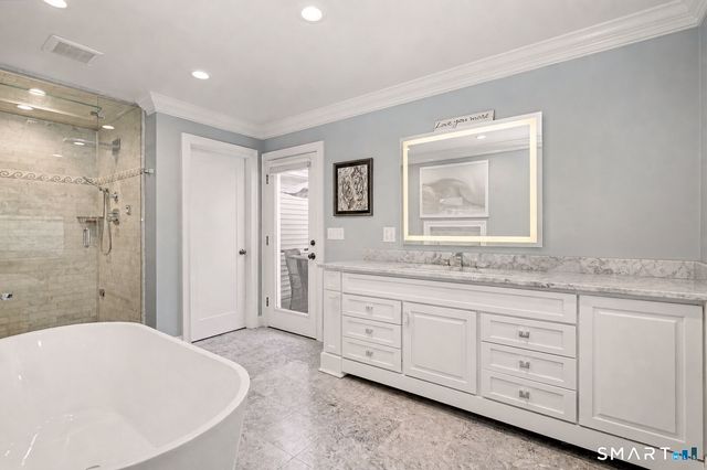 118 Davenport Ridge Lane, Stamford, CT 06903