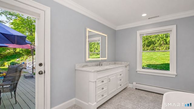 118 Davenport Ridge Lane, Stamford, CT 06903
