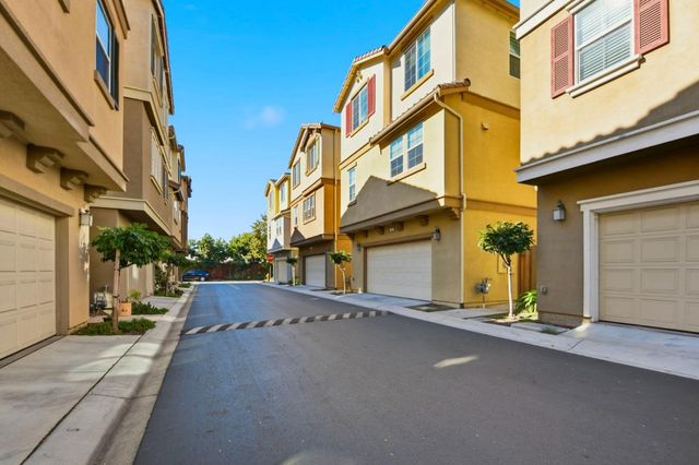 56 Regency Place, Hayward, CA 94544