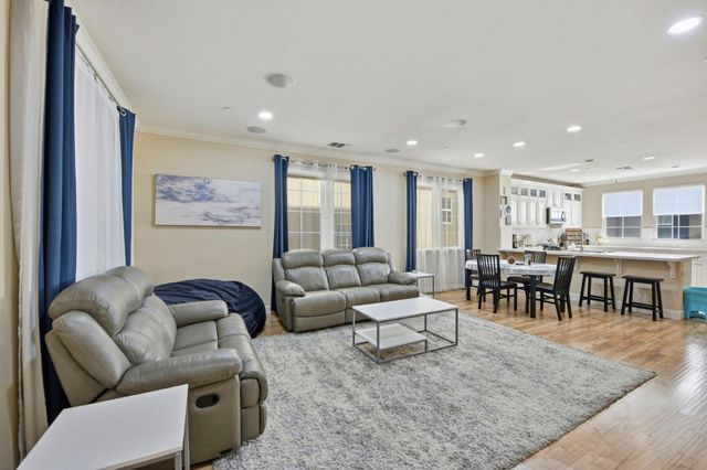 56 Regency Place, Hayward, CA 94544