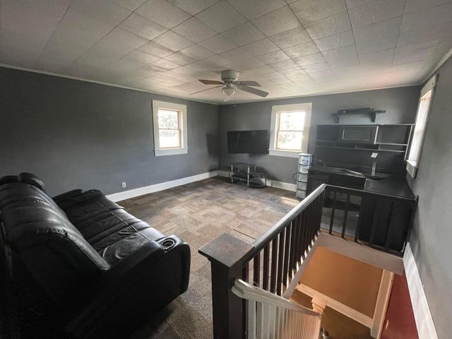 455 Long Street, Ashville, OH 43103