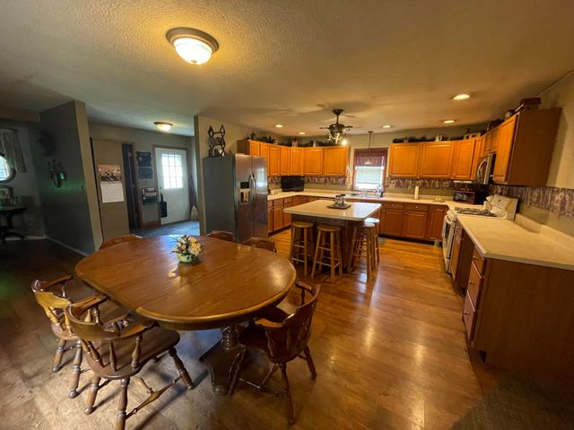 455 Long Street, Ashville, OH 43103