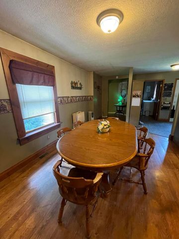 455 Long Street, Ashville, OH 43103