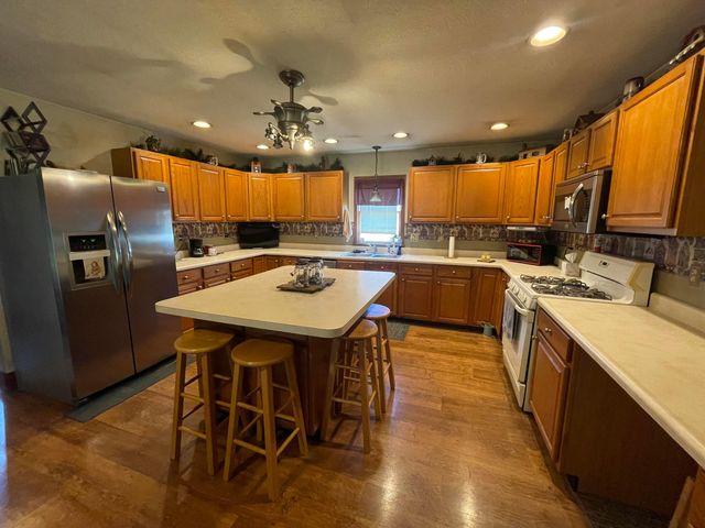 455 Long Street, Ashville, OH 43103