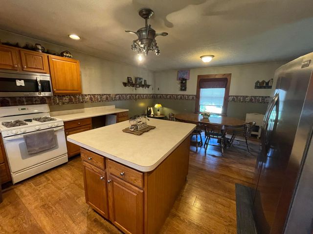 455 Long Street, Ashville, OH 43103