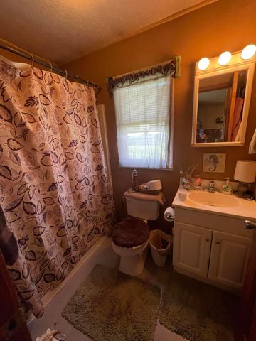 455 Long Street, Ashville, OH 43103