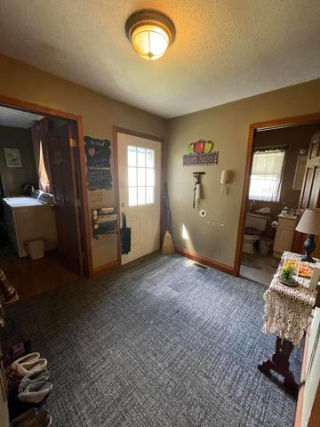 455 Long Street, Ashville, OH 43103