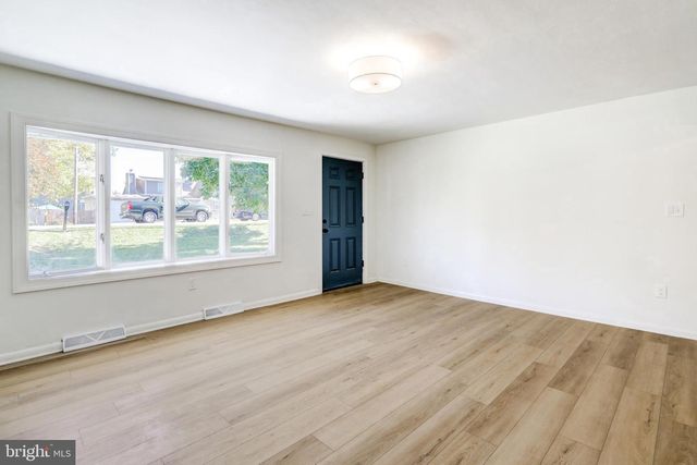 529 HOGESTOWN ROAD, Mechanicsburg, PA 17050