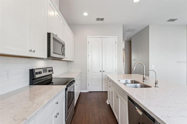 101 BOARDWALK AVENUE, Oviedo, FL 32765