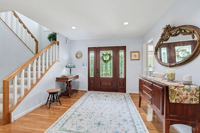 14 Hetherington Court, Glendale, OH 45246