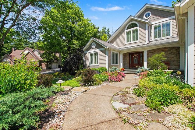 14 Hetherington Court, Glendale, OH 45246
