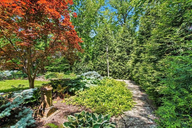 14 Hetherington Court, Glendale, OH 45246