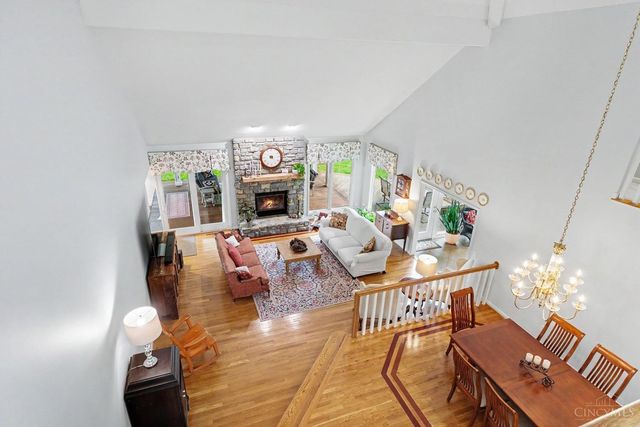 14 Hetherington Court, Glendale, OH 45246