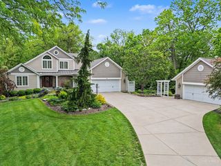 14 Hetherington Court, Glendale, OH 45246